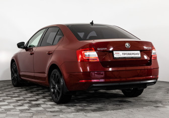 Подержанный автомобиль Skoda Octavia Liftback 2017 года (7 фото)