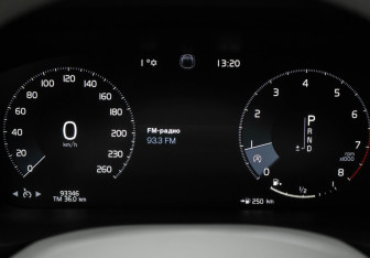 Подержанный автомобиль Volvo XC60 2020 года (13 фото)