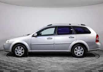 Подержанный автомобиль Chevrolet Lacetti Wagon 2007 года (8 фото)