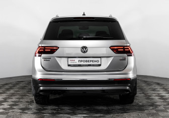 Подержанный автомобиль Volkswagen Tiguan 2017 года (7 фото)
