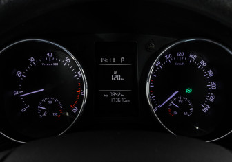 Подержанный автомобиль Skoda Yeti 2012 года (17 фото)