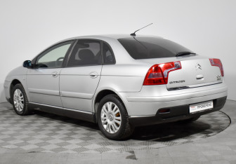 Подержанный автомобиль Citroen C5 Liftback 2006 года (7 фото)