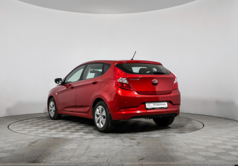 Подержанный автомобиль Hyundai Solaris Hatchback 2016 года (7 фото)