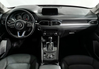 Подержанный автомобиль Mazda CX-5 2017 года (14 фото)