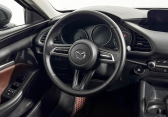 Подержанный автомобиль Mazda 3 Sedan 2021 года (16 фото)