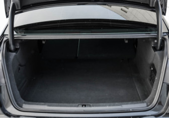 Подержанный автомобиль Audi A6 Sedan 2016 года (35 фото)