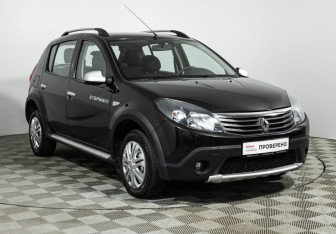 Подержанный автомобиль Renault Sandero 2014 года (3 фото)
