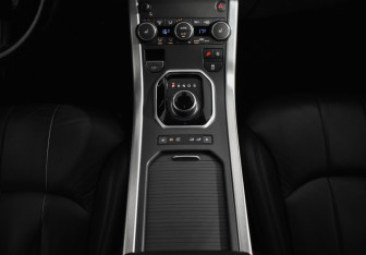 Подержанный автомобиль Land Rover Range Rover Evoque 2017 года (18 фото)