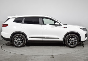 Подержанный автомобиль Chery Tiggo 8 Pro Max 2024 года (4 фото)