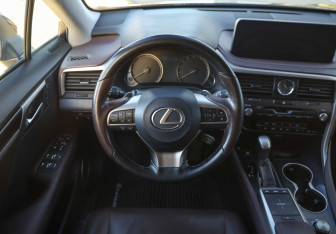 Подержанный автомобиль Lexus RX 2020 года (12 фото)