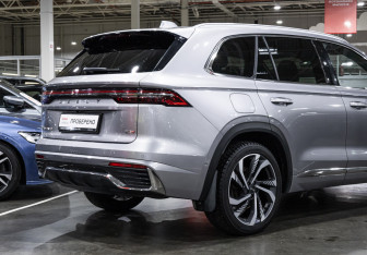 Подержанный автомобиль Geely Monjaro 2023 года (7 фото)