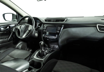 Подержанный автомобиль Nissan Qashqai 2016 года (9 фото)