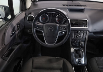 Подержанный автомобиль Opel Meriva 2011 года (9 фото)
