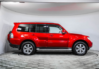 Подержанный автомобиль Mitsubishi Pajero 2007 года (4 фото)