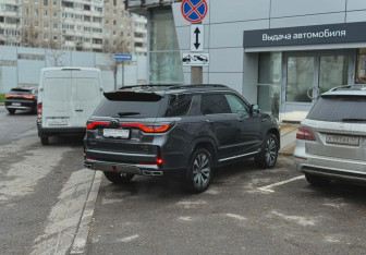 Подержанный автомобиль Changan CS95 2023 года (4 фото)