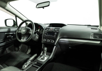 Подержанный автомобиль Subaru XV 2012 года (9 фото)